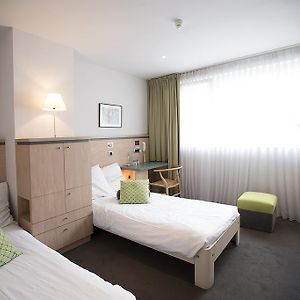 Kleine Kamer met Twee Aparte Bedden
